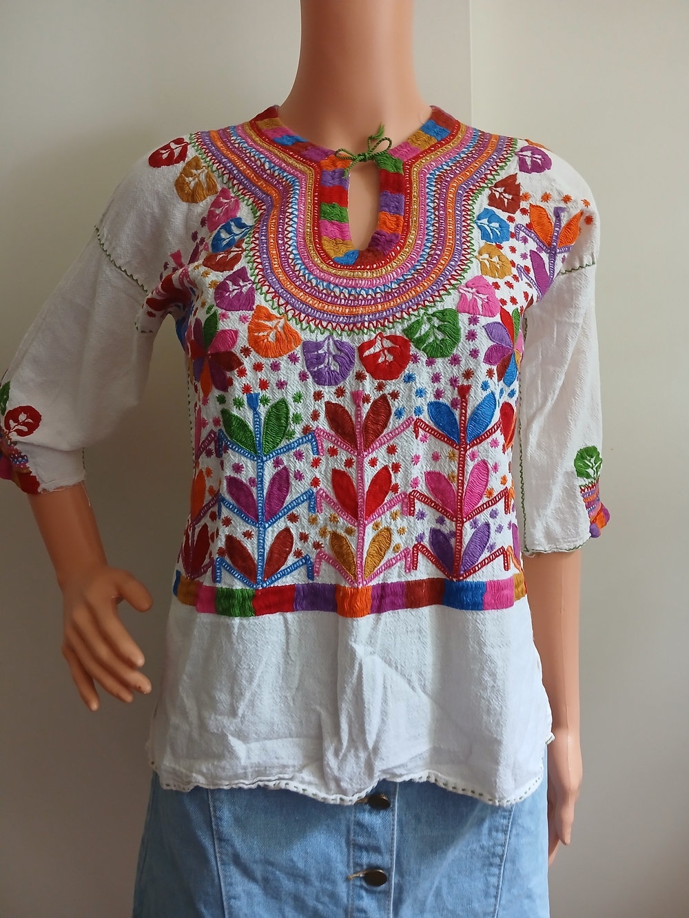 Hand Embroidered Mexican Blouse Ivory Floral 3/4 Sleeve Handmade S-M